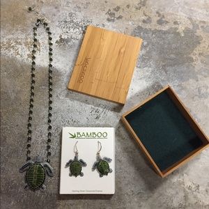 Turtle necklace and earrings set